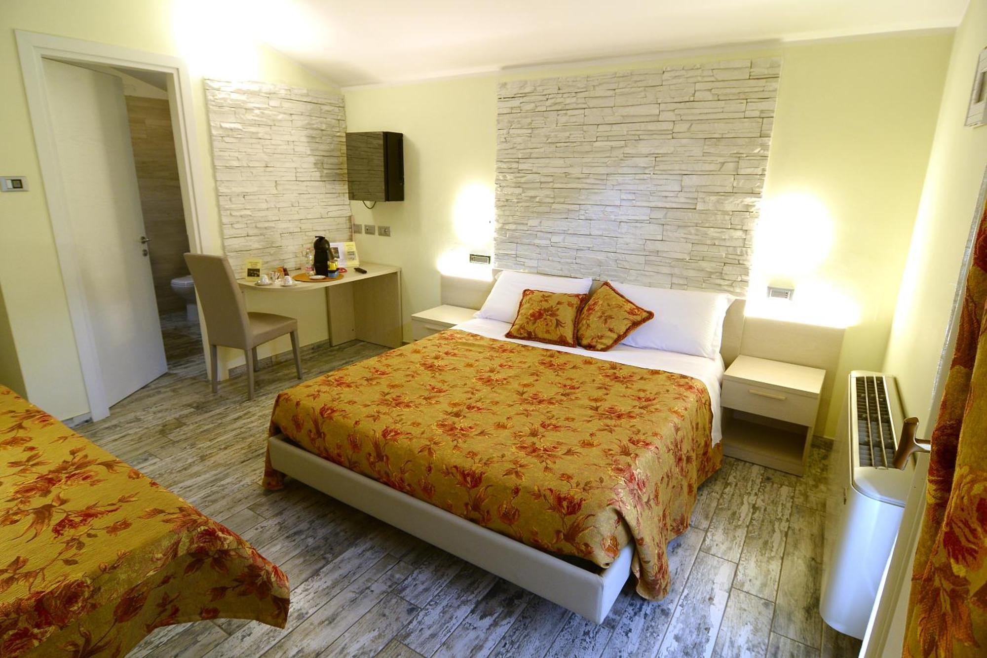 Pidkova Hotel Modena Kültér fotó